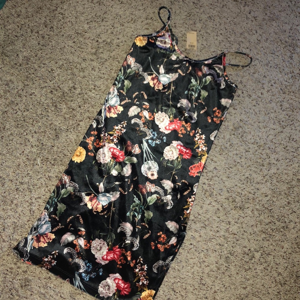 Gorgeous floral velvet dress